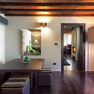 Apartment Charming House Iqs, Venice