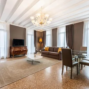  Apartament San Teodoro Palace - Luxury Apartments